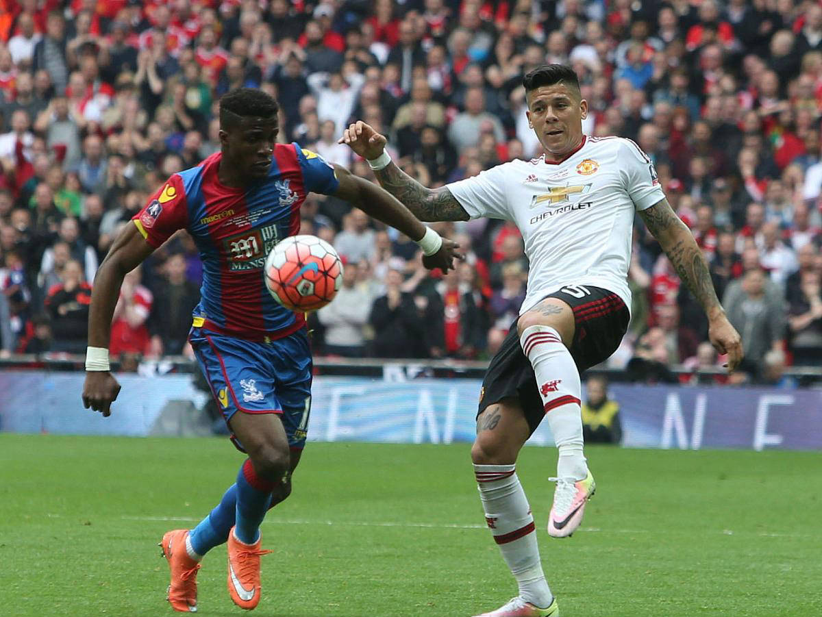 IM体育社区互动入口-曼联逆袭战胜水晶宫保持不败纪录