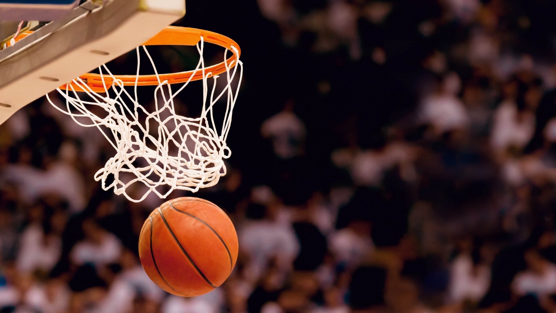 IM Sport-逆火重生，迈凯伦如何用战术奇谋击溃红牛王朝，维斯塔潘的绝地一击成最后悬念